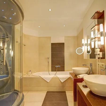 Hotel Schneeberghof 4*